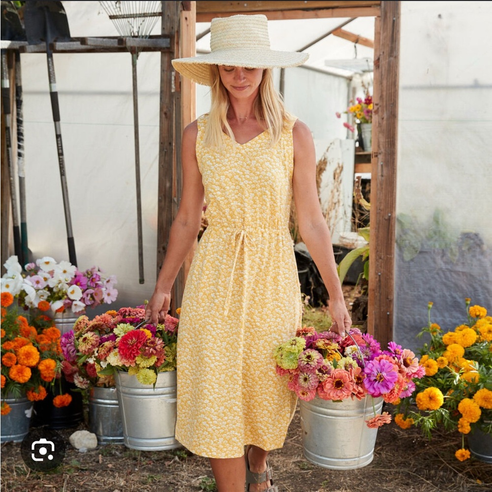 Duluth Trading Co Yellow Floral Midi Dress